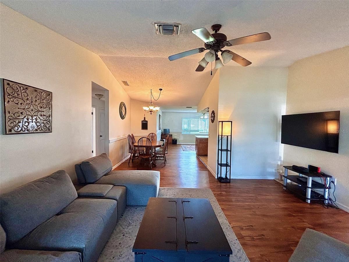 4448 COUNTY BREEZE DRIVE — photo 5 of 23