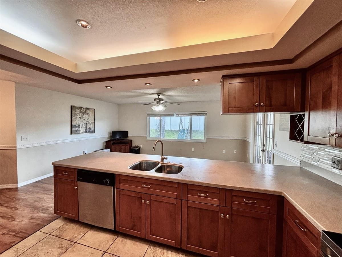 4448 COUNTY BREEZE DRIVE — photo 7 of 23