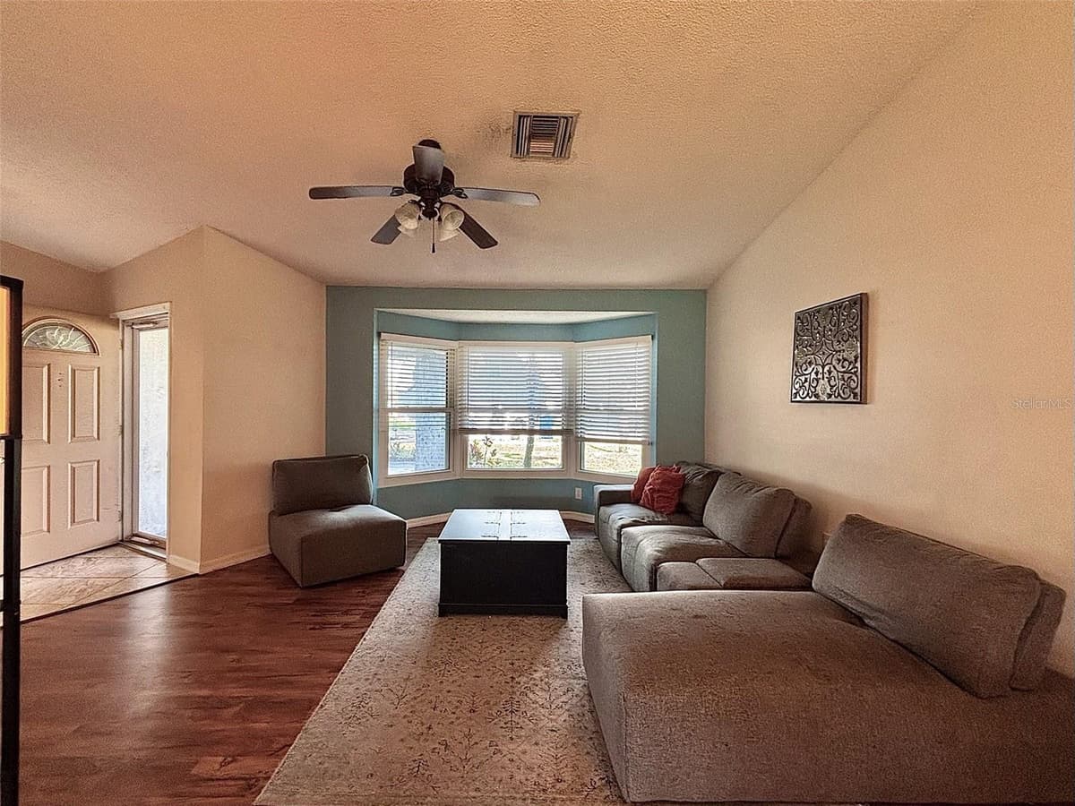 4448 COUNTY BREEZE DRIVE — photo 4 of 23