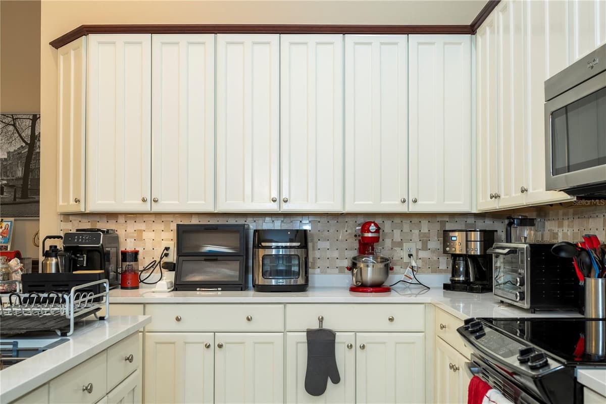 10301 OAKVIEW POINTE TERRACE — photo 15 of 71