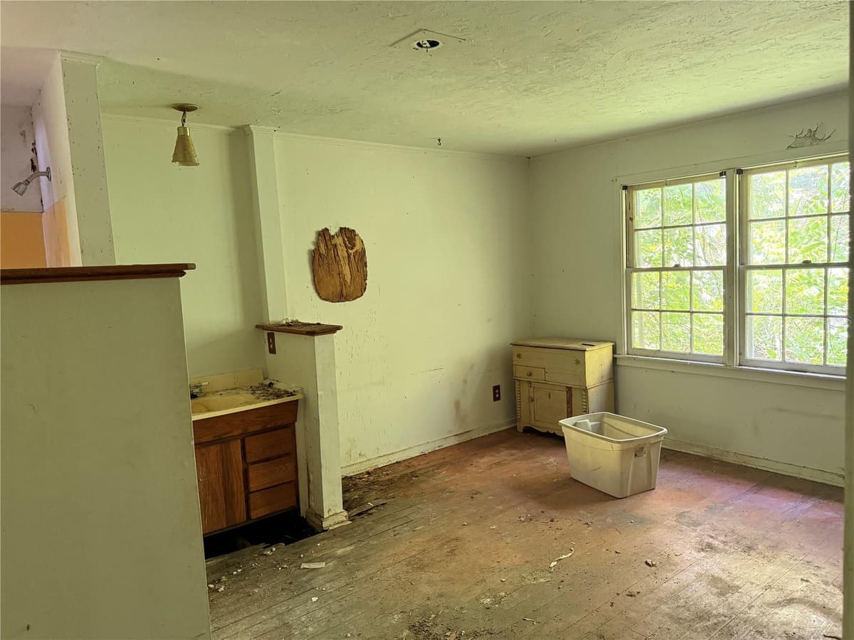 1804 MAPLE AVENUE — photo 16 of 21