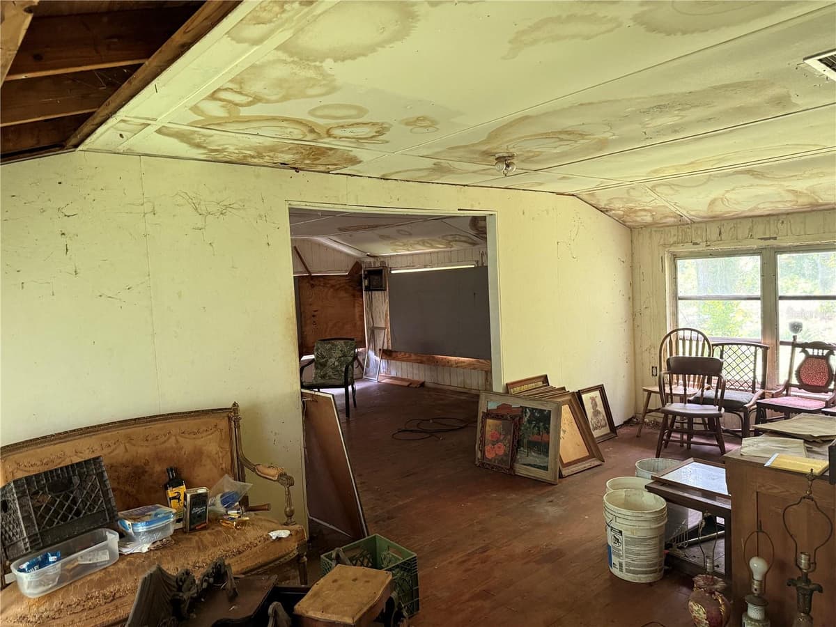 1804 MAPLE AVENUE — photo 18 of 21