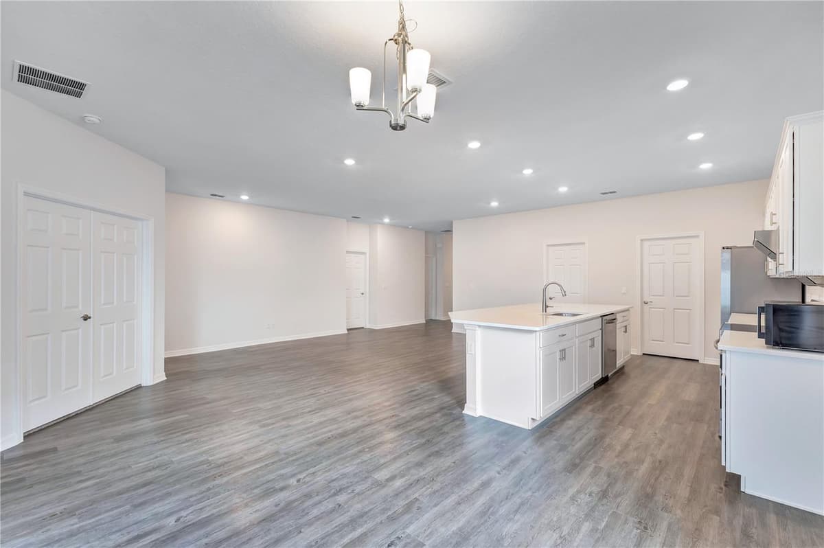 5447 PINE LILLY DRIVE — photo 9 of 33
