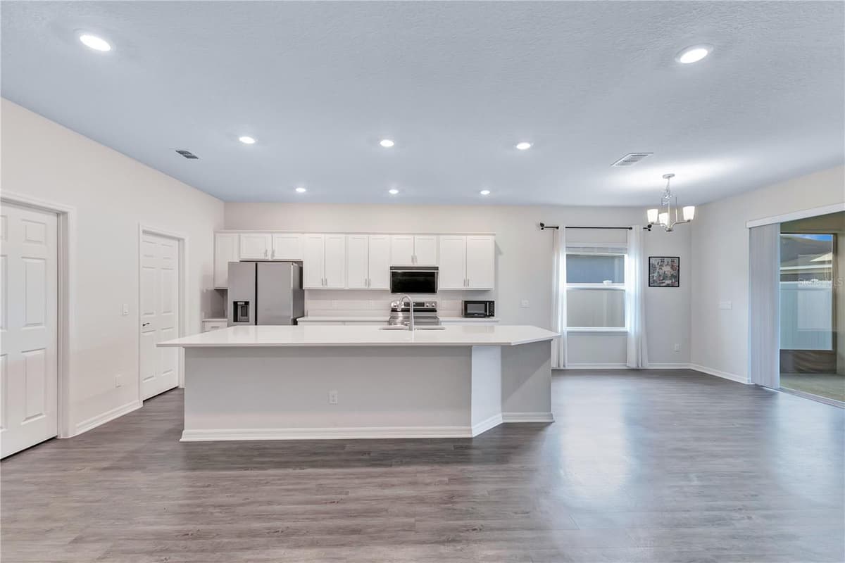 5447 PINE LILLY DRIVE — photo 6 of 33