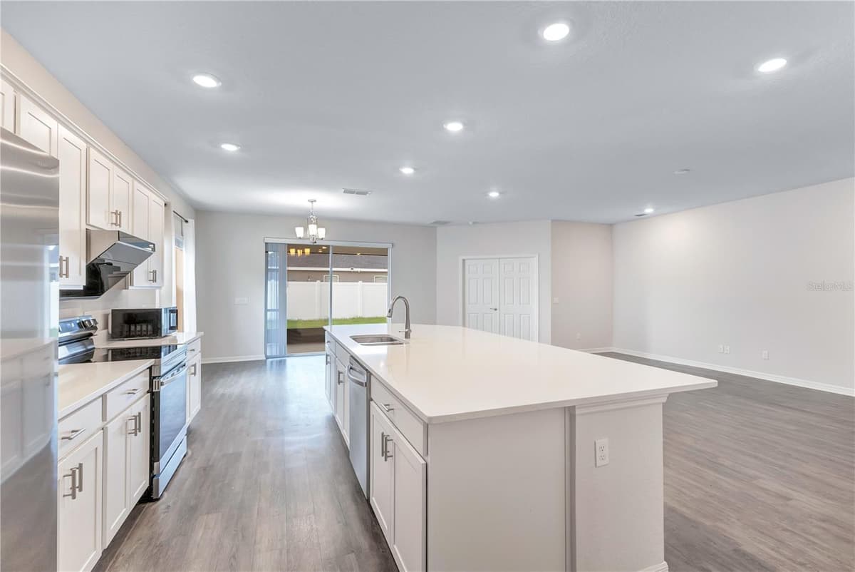 5447 PINE LILLY DRIVE — photo 5 of 33