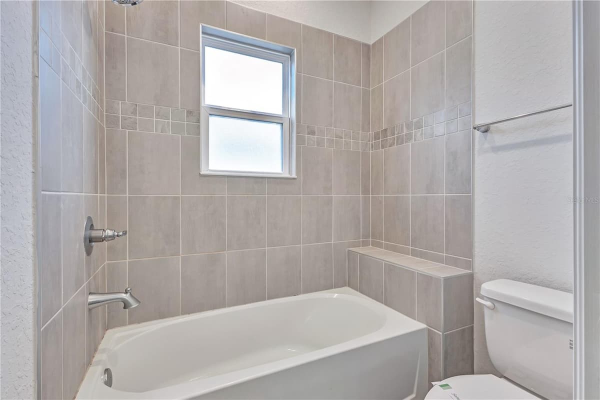 5447 PINE LILLY DRIVE — photo 14 of 33