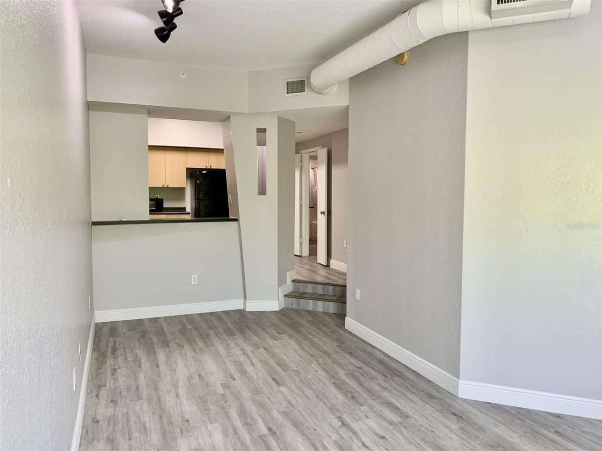 520 ARMENIA AVENUE — photo 9 of 29