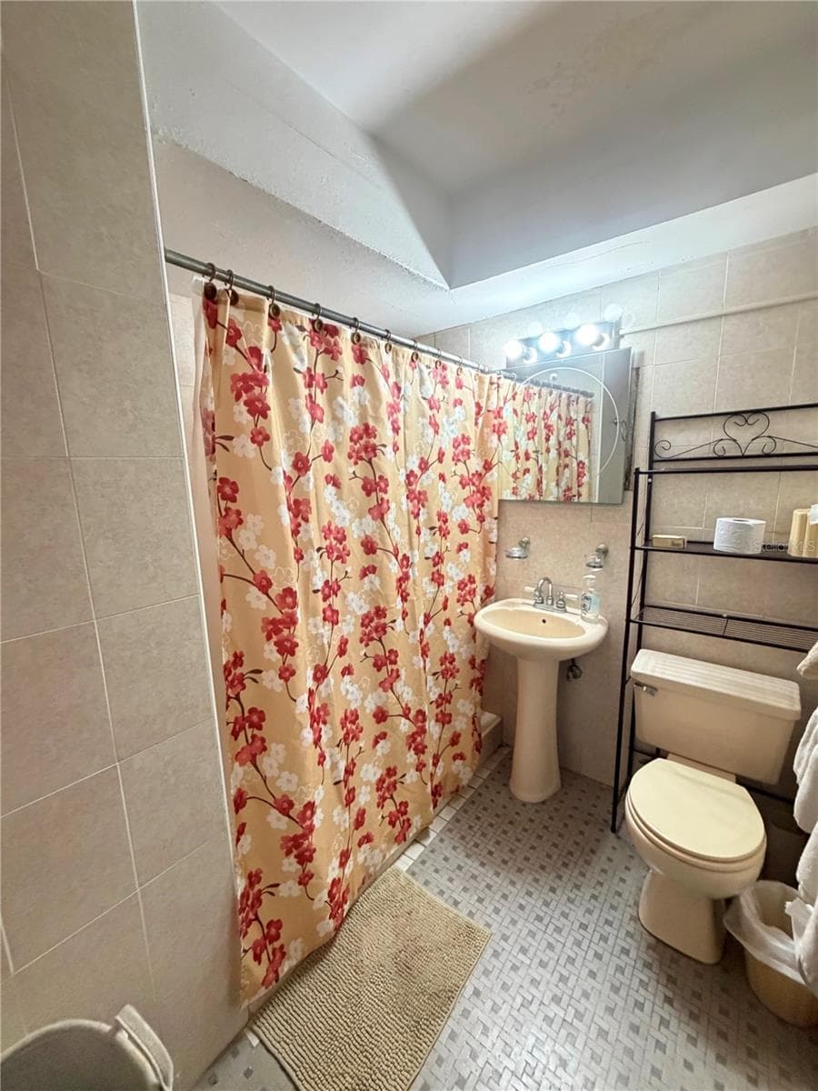Apt 207 BORINQUEN TOWERS — photo 7 of 11