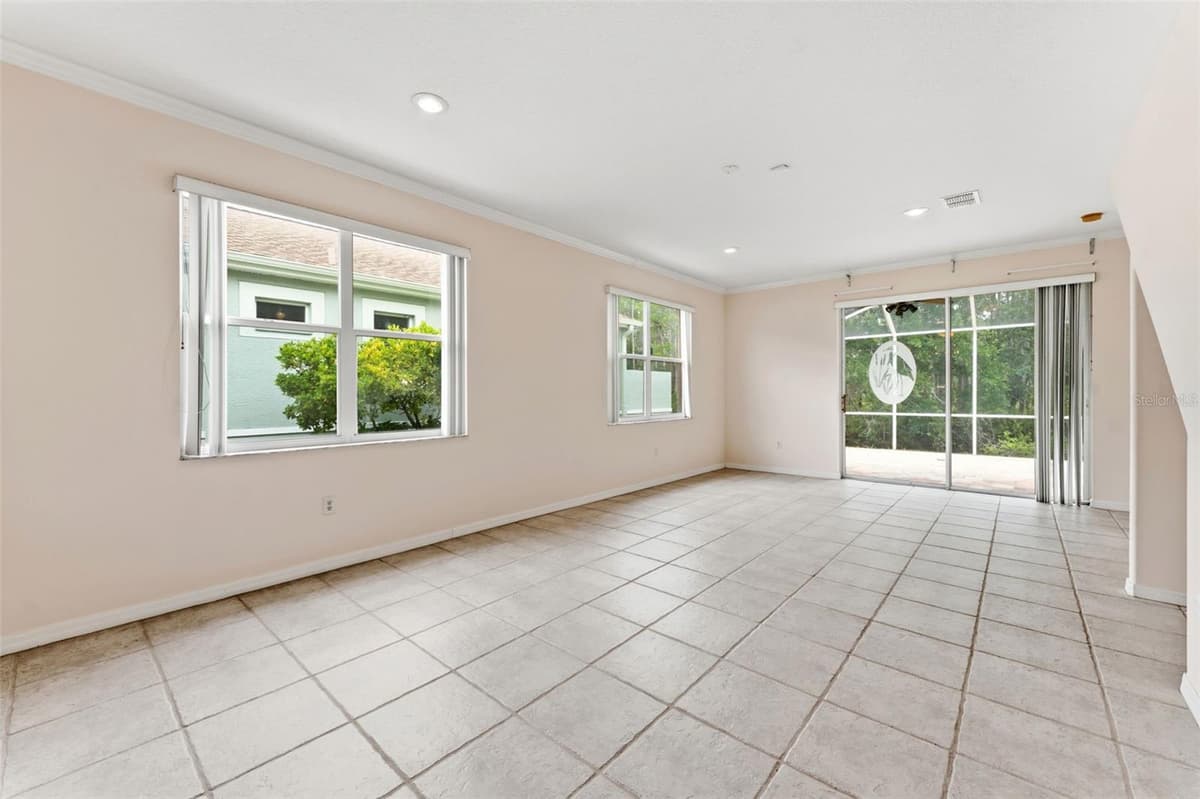 7606 BERNA LANE — photo 7 of 46