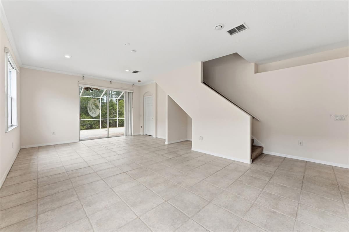 7606 BERNA LANE — photo 8 of 46