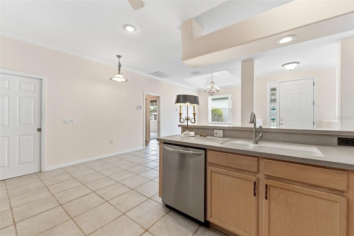 7606 BERNA LANE — photo 13 of 46