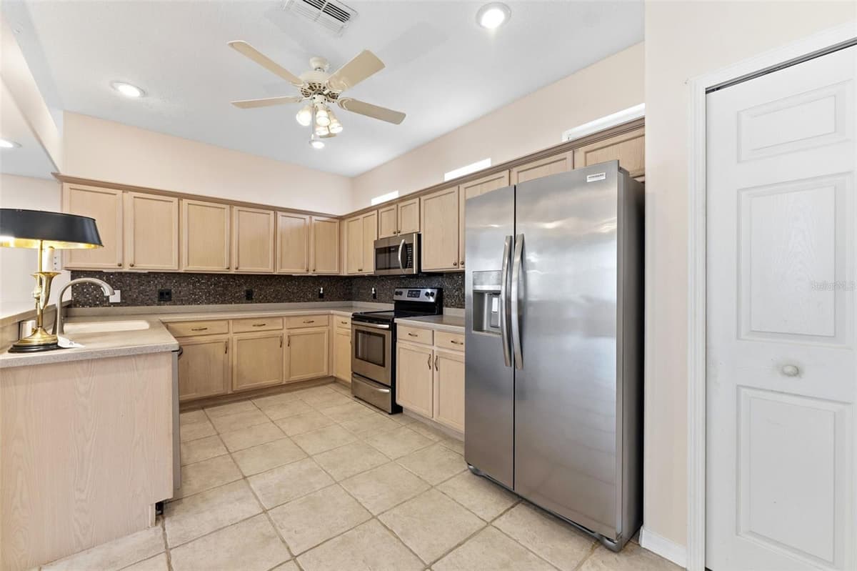 7606 BERNA LANE — photo 12 of 46