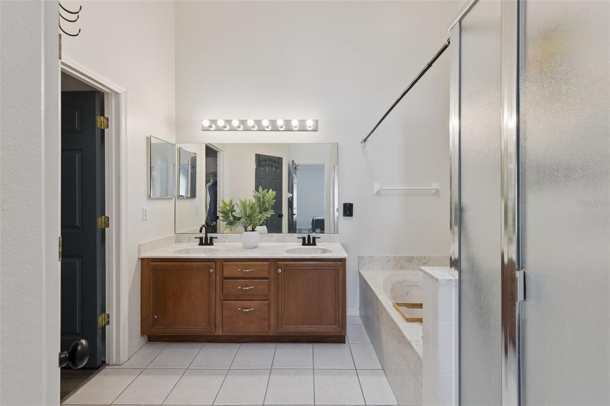 6629 WINDER OAKS BOULEVARD — photo 14 of 33