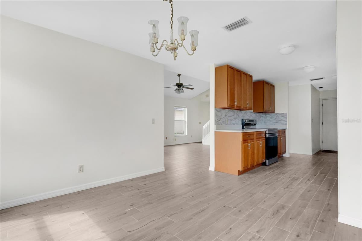 11842 ATLIN DRIVE — photo 6 of 28