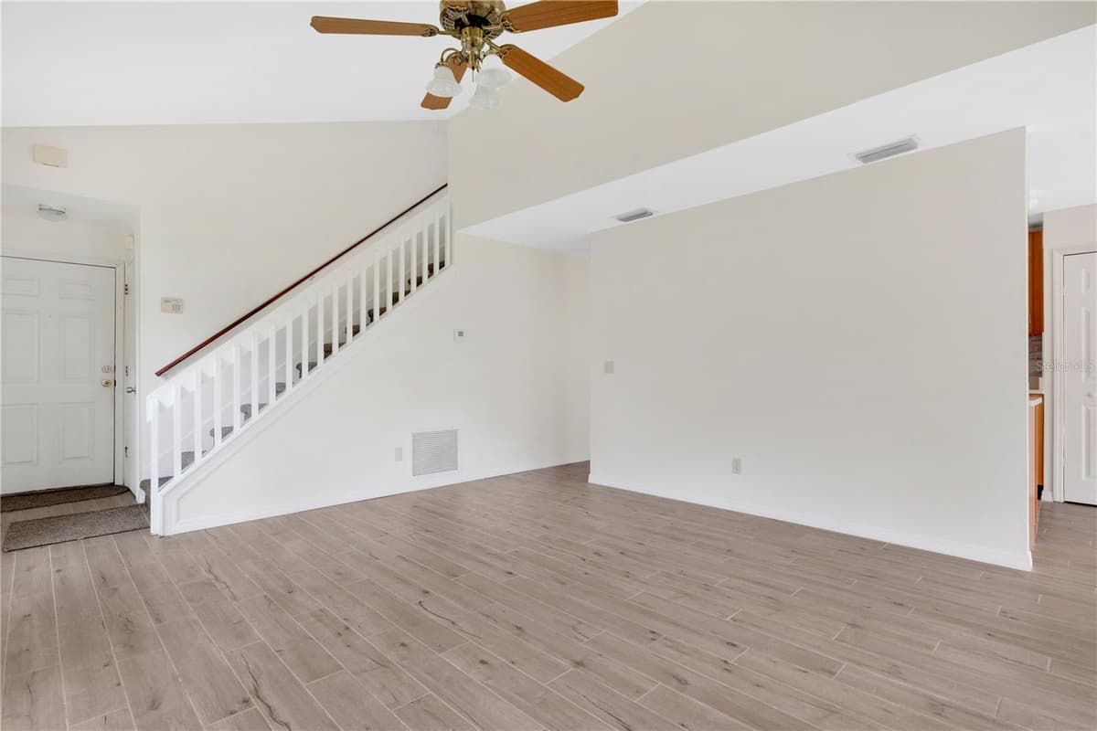 11842 ATLIN DRIVE — photo 2 of 28