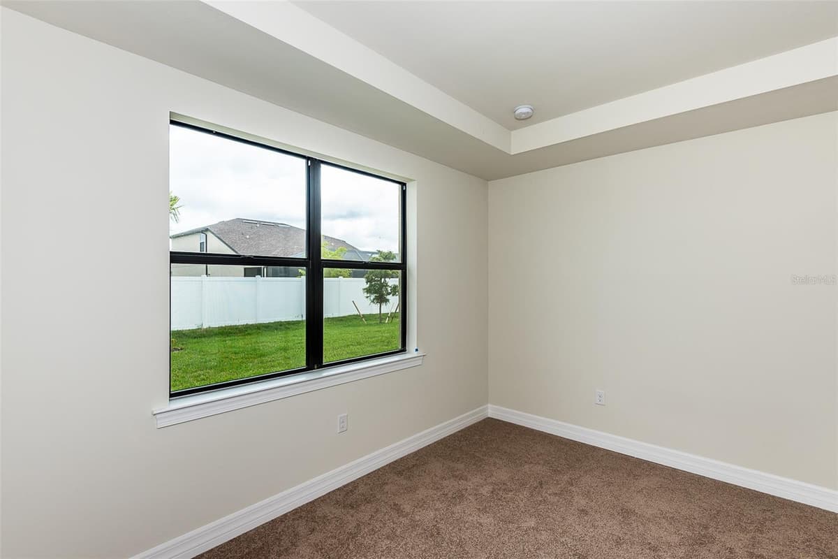 2558 SHERMAN OAK DRIVE — photo 16 of 38