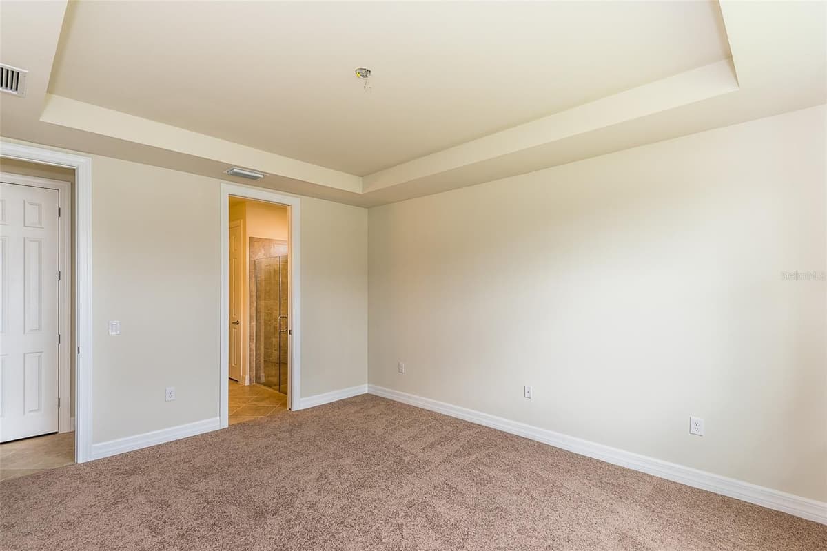 2558 SHERMAN OAK DRIVE — photo 17 of 38