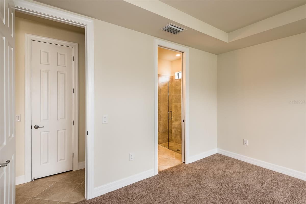 2558 SHERMAN OAK DRIVE — photo 18 of 38