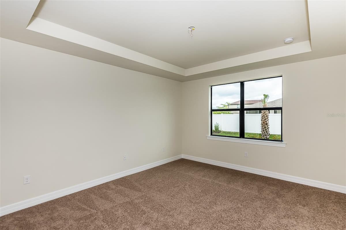 2558 SHERMAN OAK DRIVE — photo 19 of 38