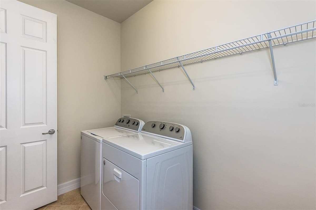 2558 SHERMAN OAK DRIVE — photo 13 of 38