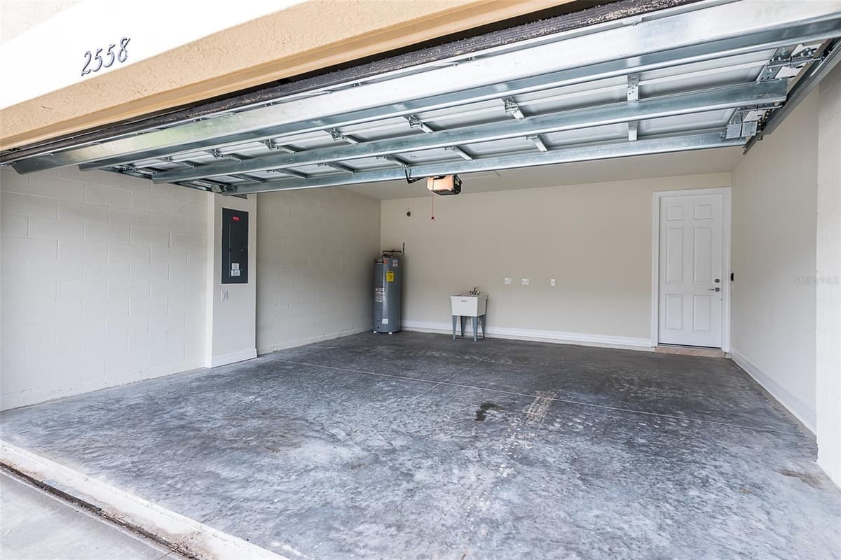 2558 SHERMAN OAK DRIVE — photo 31 of 38