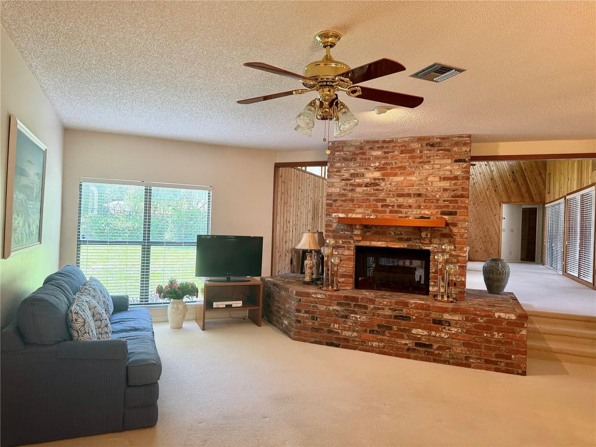 924 RIDGECREST ROAD — photo 5 of 27