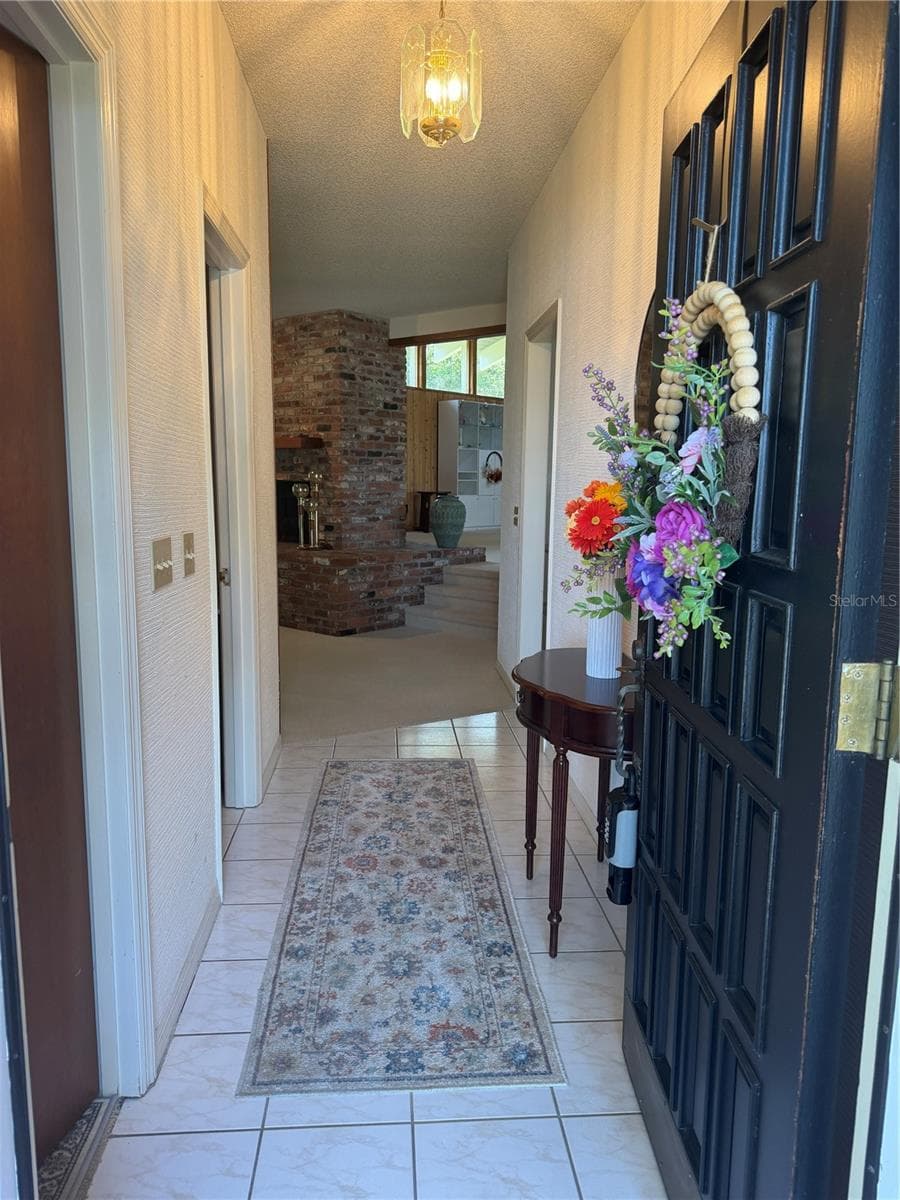 924 RIDGECREST ROAD — photo 3 of 27