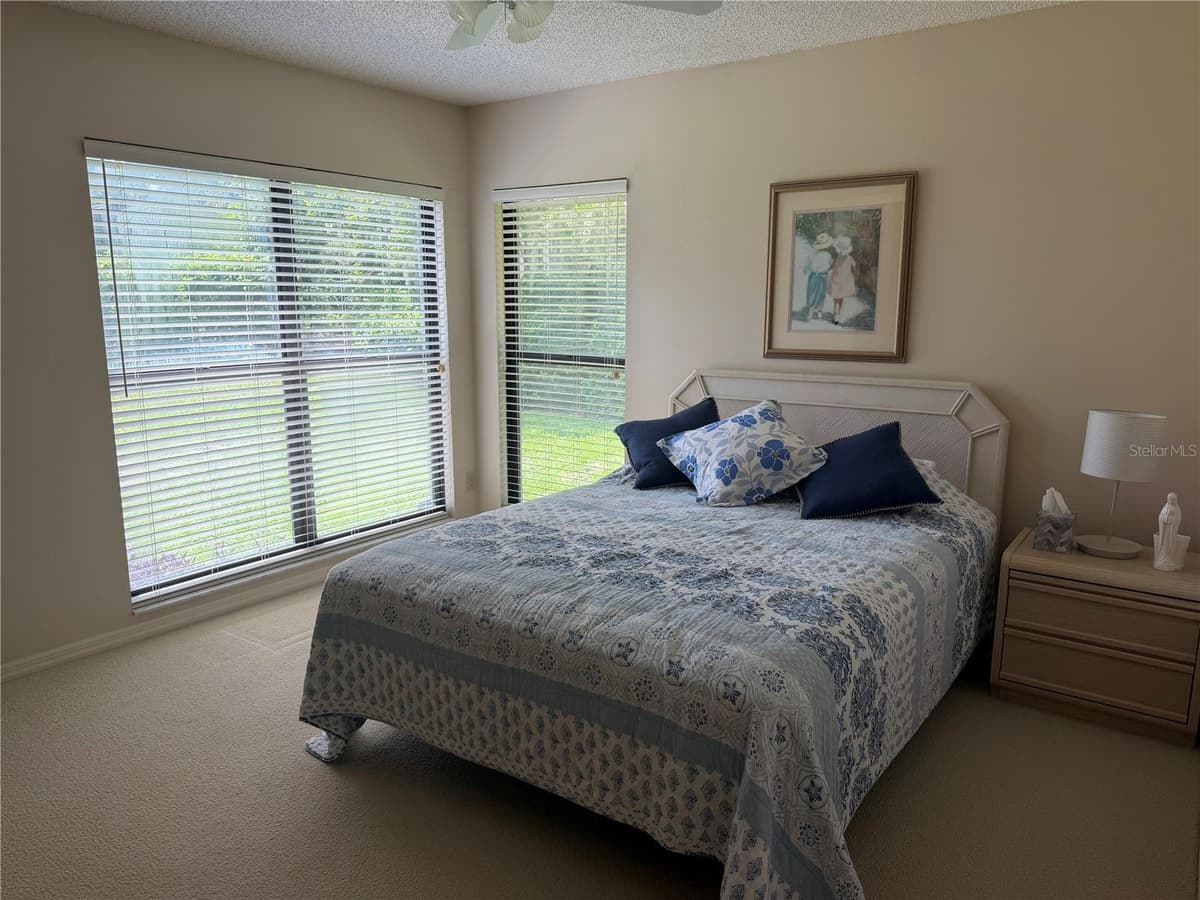 924 RIDGECREST ROAD — photo 17 of 27