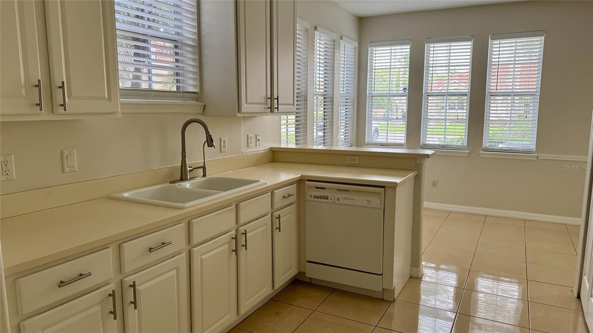 1705 SAINT TROPEZ COURT — photo 3 of 18
