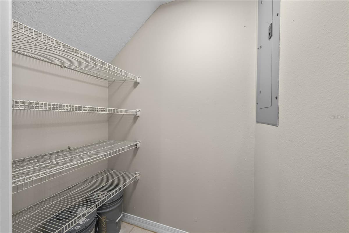 12948 KINGS CROSSING DRIVE — photo 17 of 46