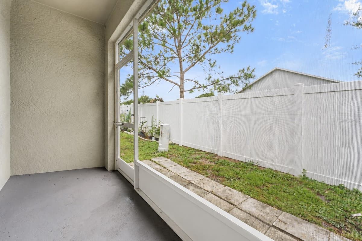 12948 KINGS CROSSING DRIVE — photo 40 of 46