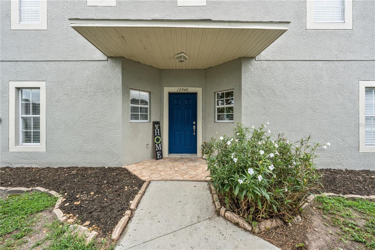 12948 KINGS CROSSING DRIVE — photo 2 of 46