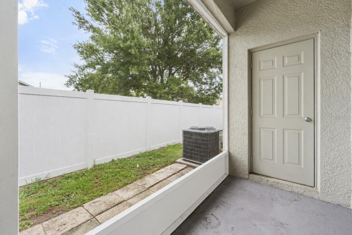 12948 KINGS CROSSING DRIVE — photo 41 of 46