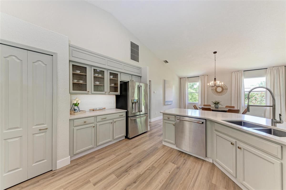 16352 CHICOPEE AVENUE — photo 19 of 66