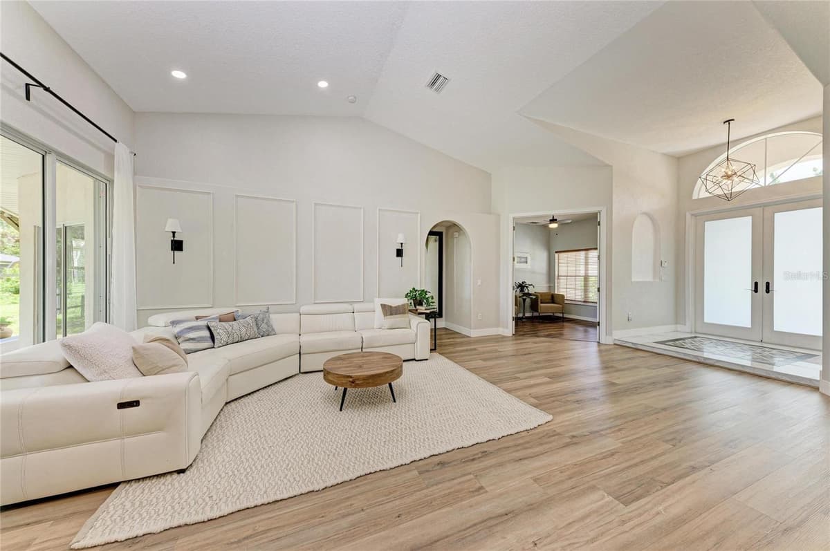 16352 CHICOPEE AVENUE — photo 13 of 66
