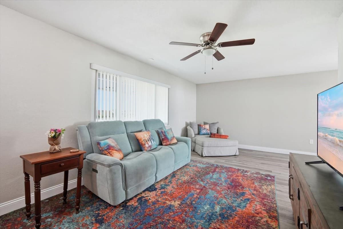 1404 SETON HALL DRIVE — photo 3 of 32