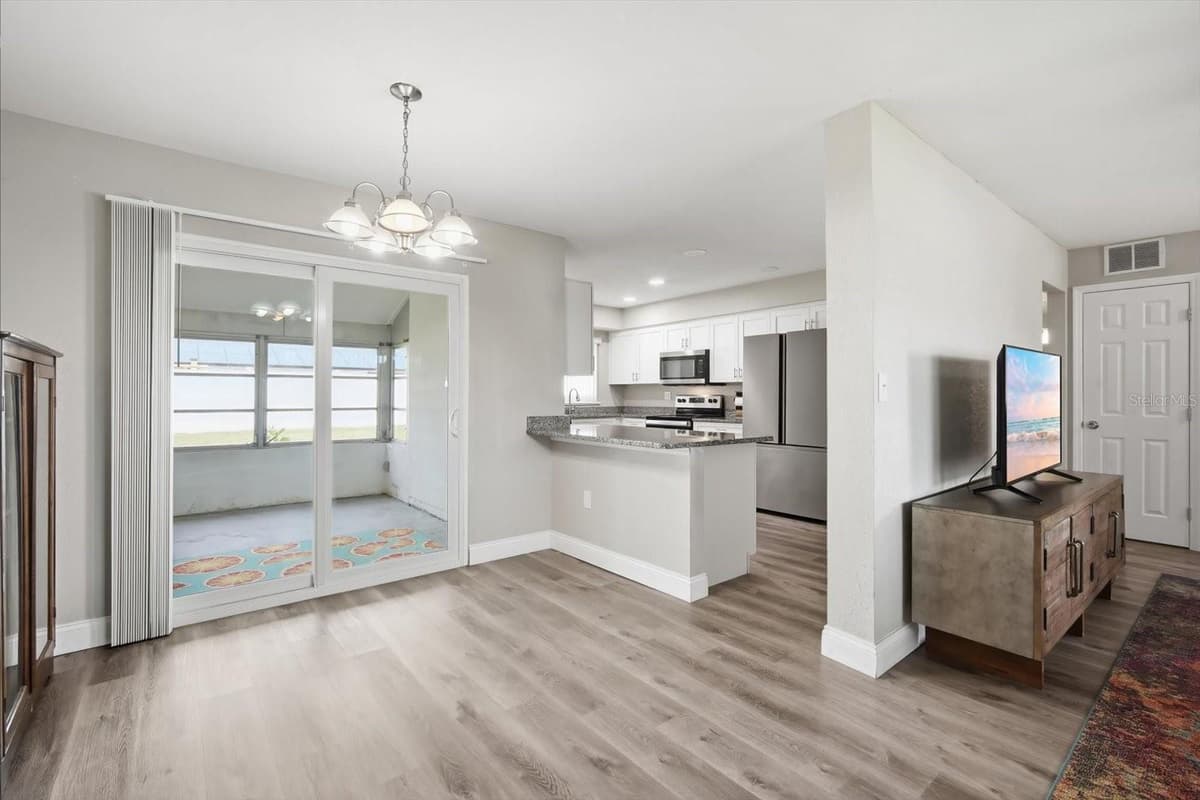 1404 SETON HALL DRIVE — photo 14 of 32