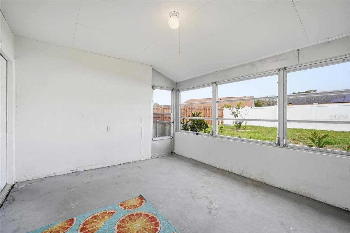 1404 SETON HALL DRIVE — photo 7 of 32