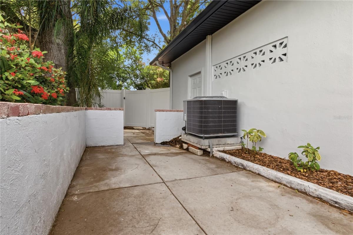 10 ORION AVENUE — photo 39 of 39