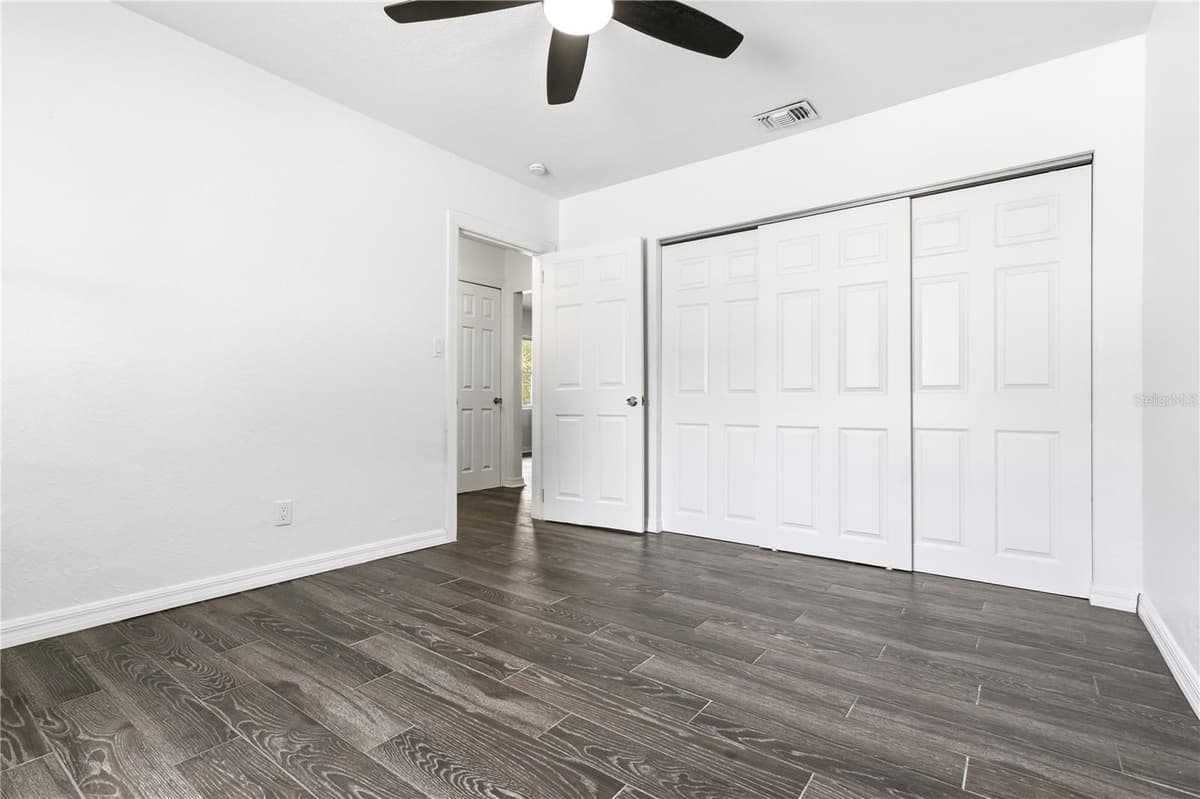 10 ORION AVENUE — photo 31 of 39