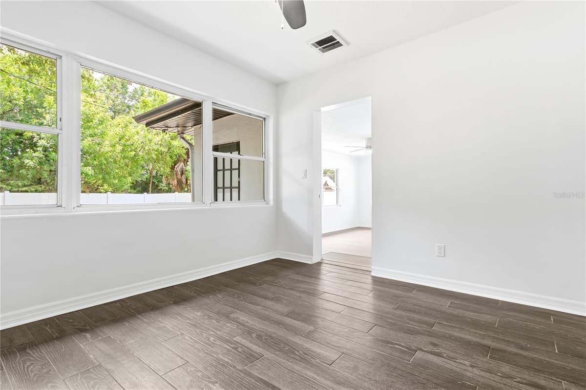10 ORION AVENUE — photo 19 of 39