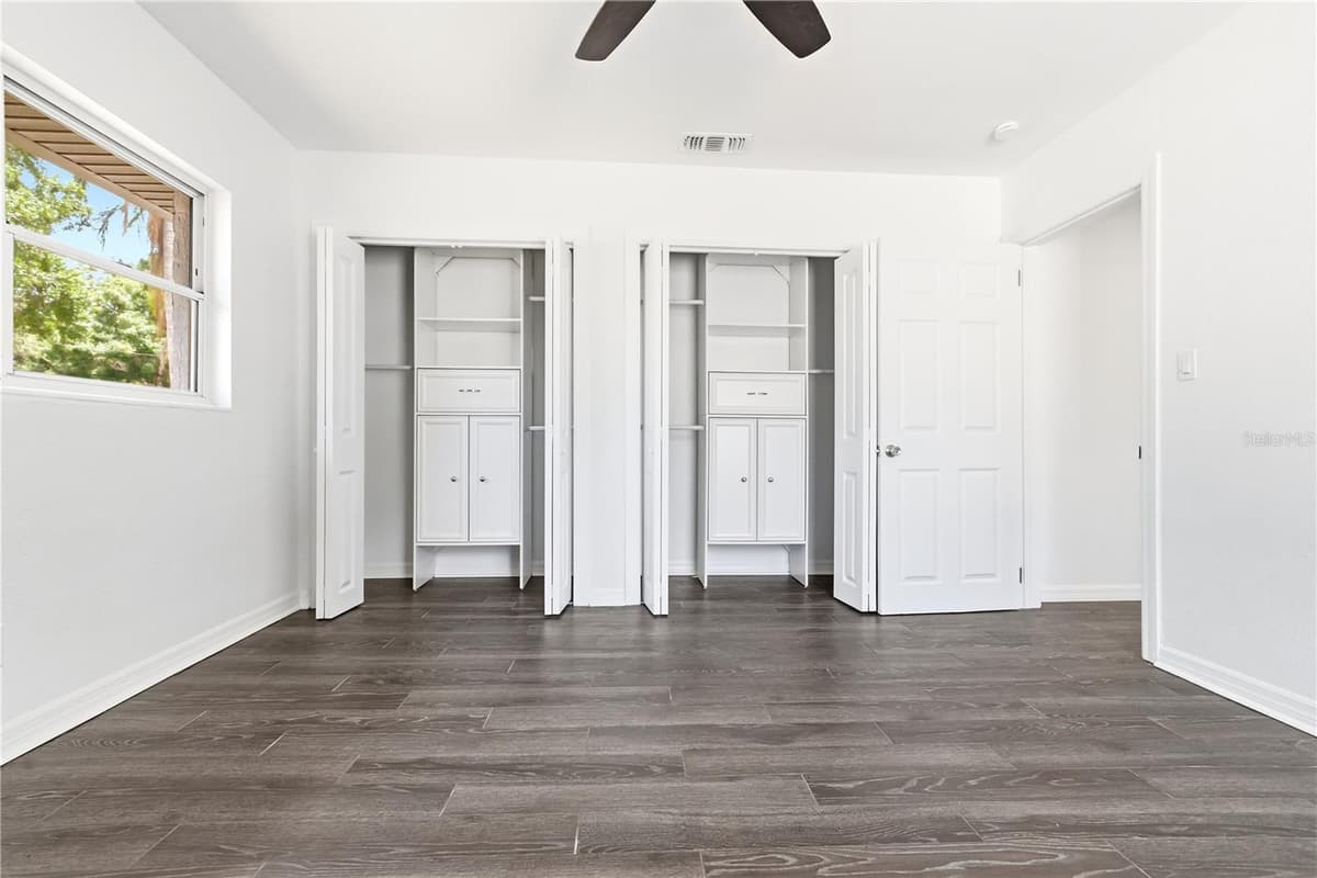 10 ORION AVENUE — photo 27 of 39