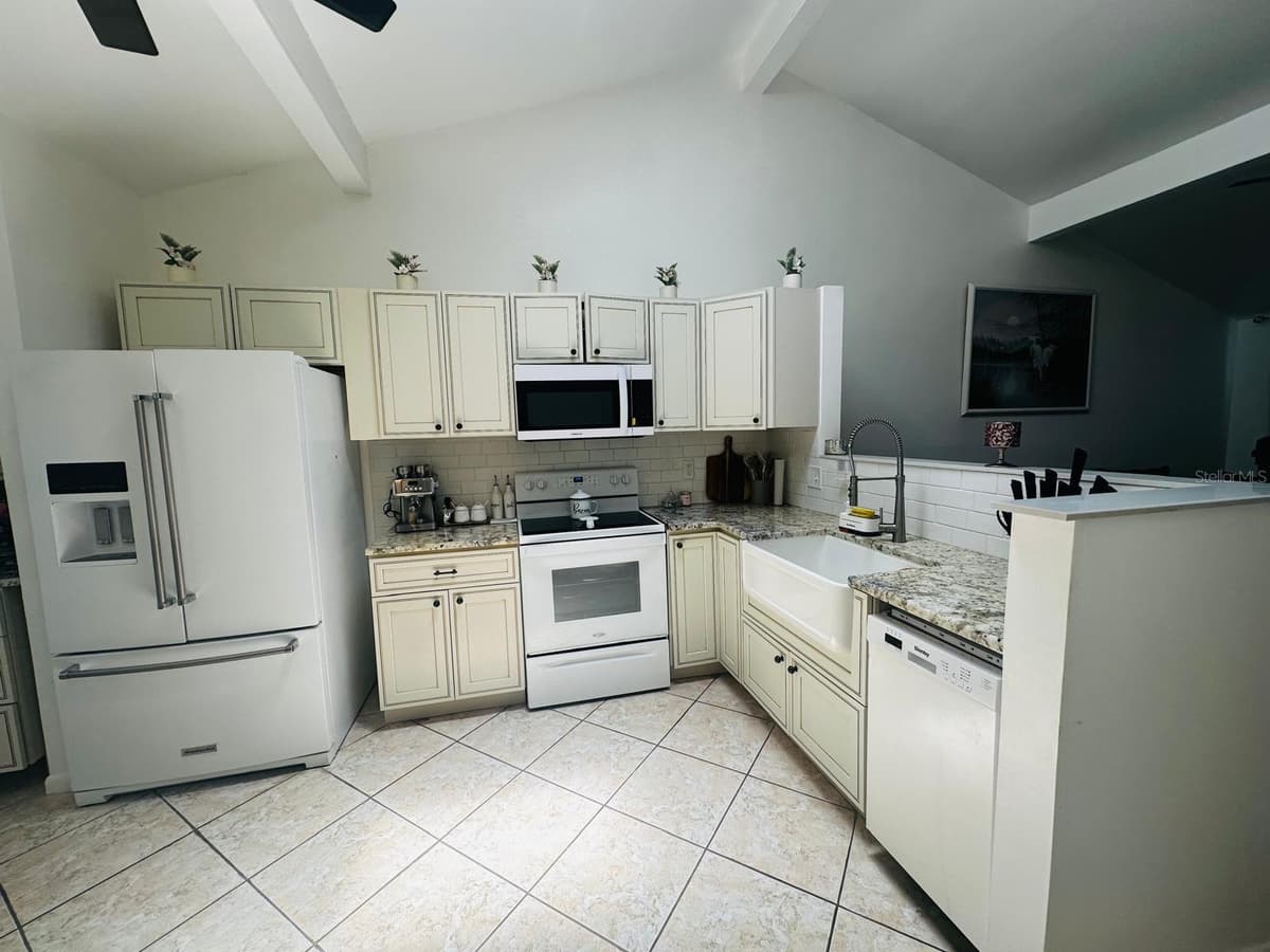 16004 SADDLE CREEK DRIVE — photo 5 of 26