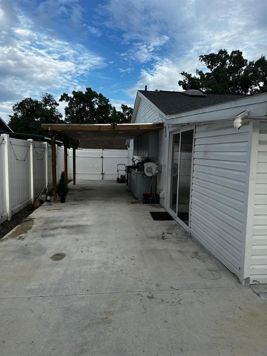 16004 SADDLE CREEK DRIVE — photo 16 of 26