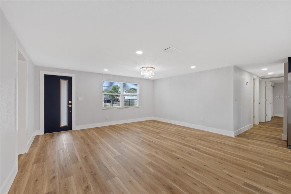 5824 THATCHER AVENUE — photo 12 of 51