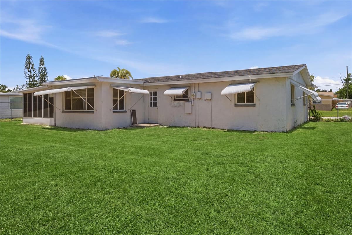 4810 GUARDIAN AVENUE — photo 34 of 37