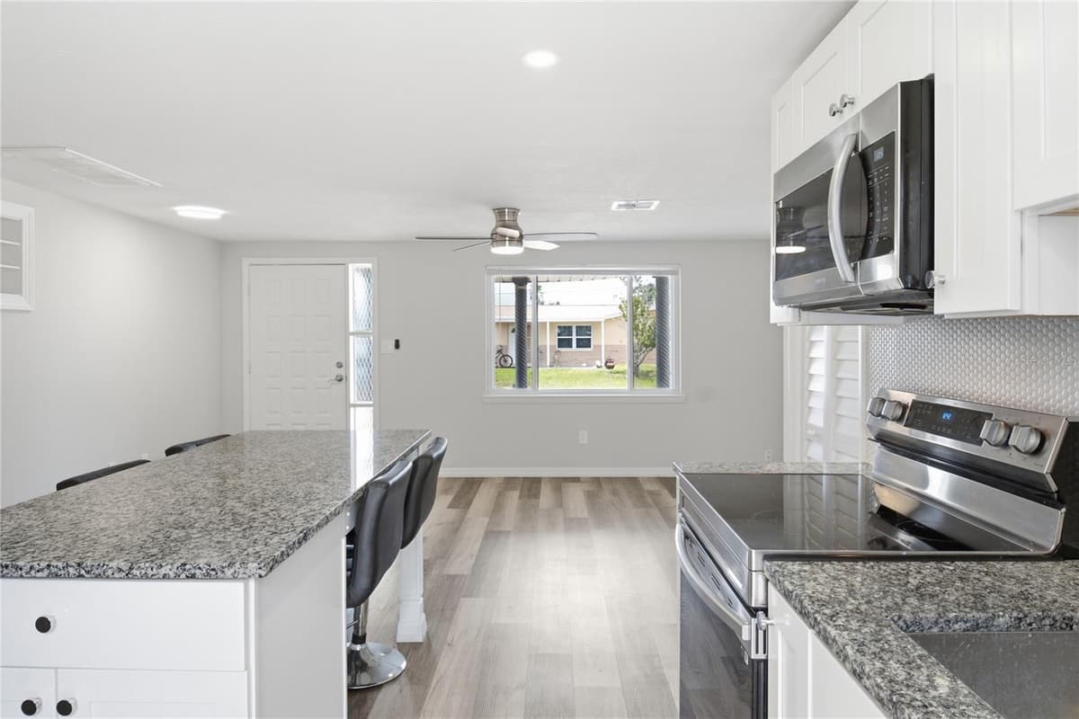 4810 GUARDIAN AVENUE — photo 11 of 37