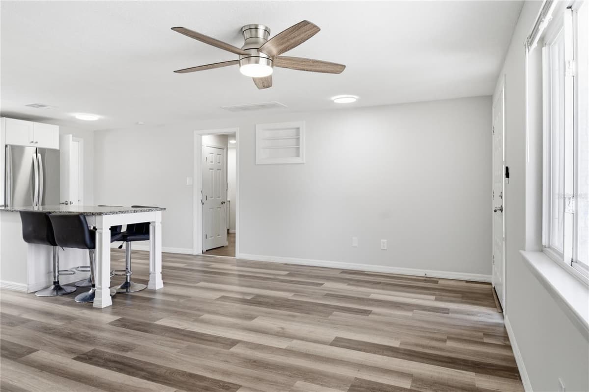 4810 GUARDIAN AVENUE — photo 14 of 37