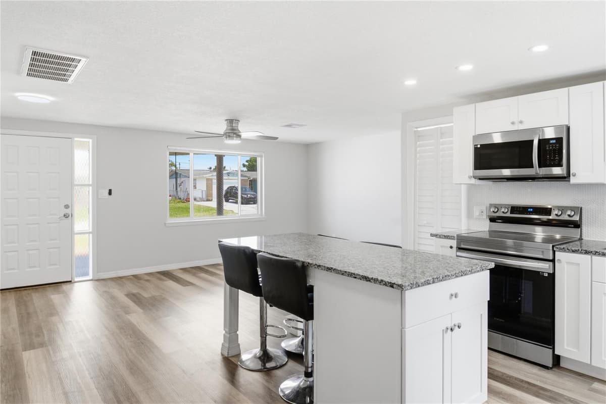 4810 GUARDIAN AVENUE — photo 7 of 37