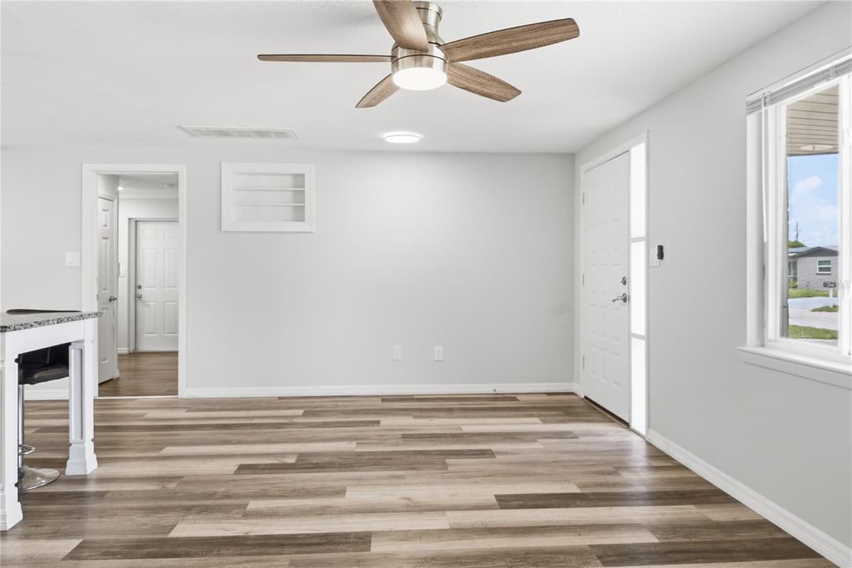 4810 GUARDIAN AVENUE — photo 15 of 37